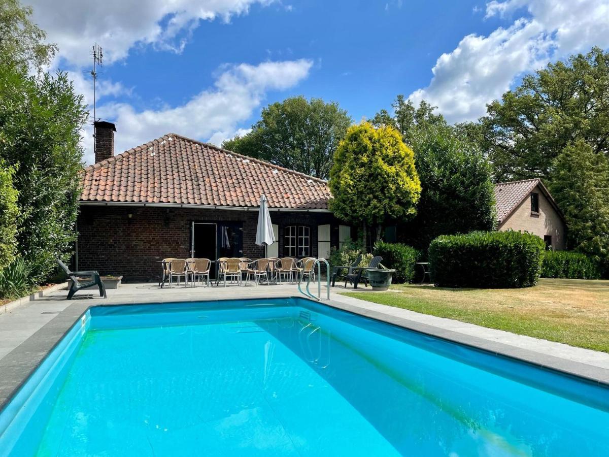 Magnificent Farmhouse In Sint Joost Exterior photo